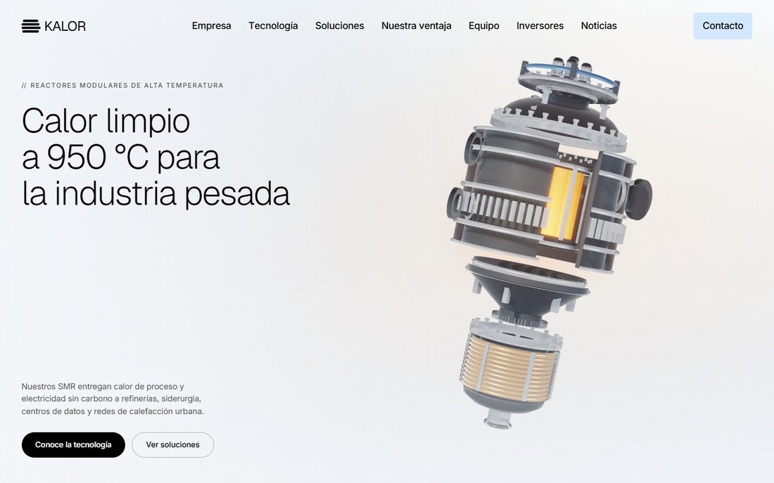 Página de inicio del sitio de KALOR: el reactor modular renderizado en 3D sobre fondo claro.